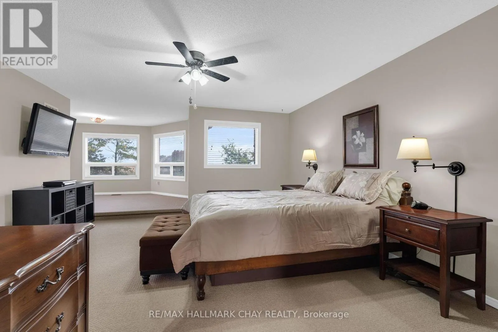 35 GRASETT CRESCENT