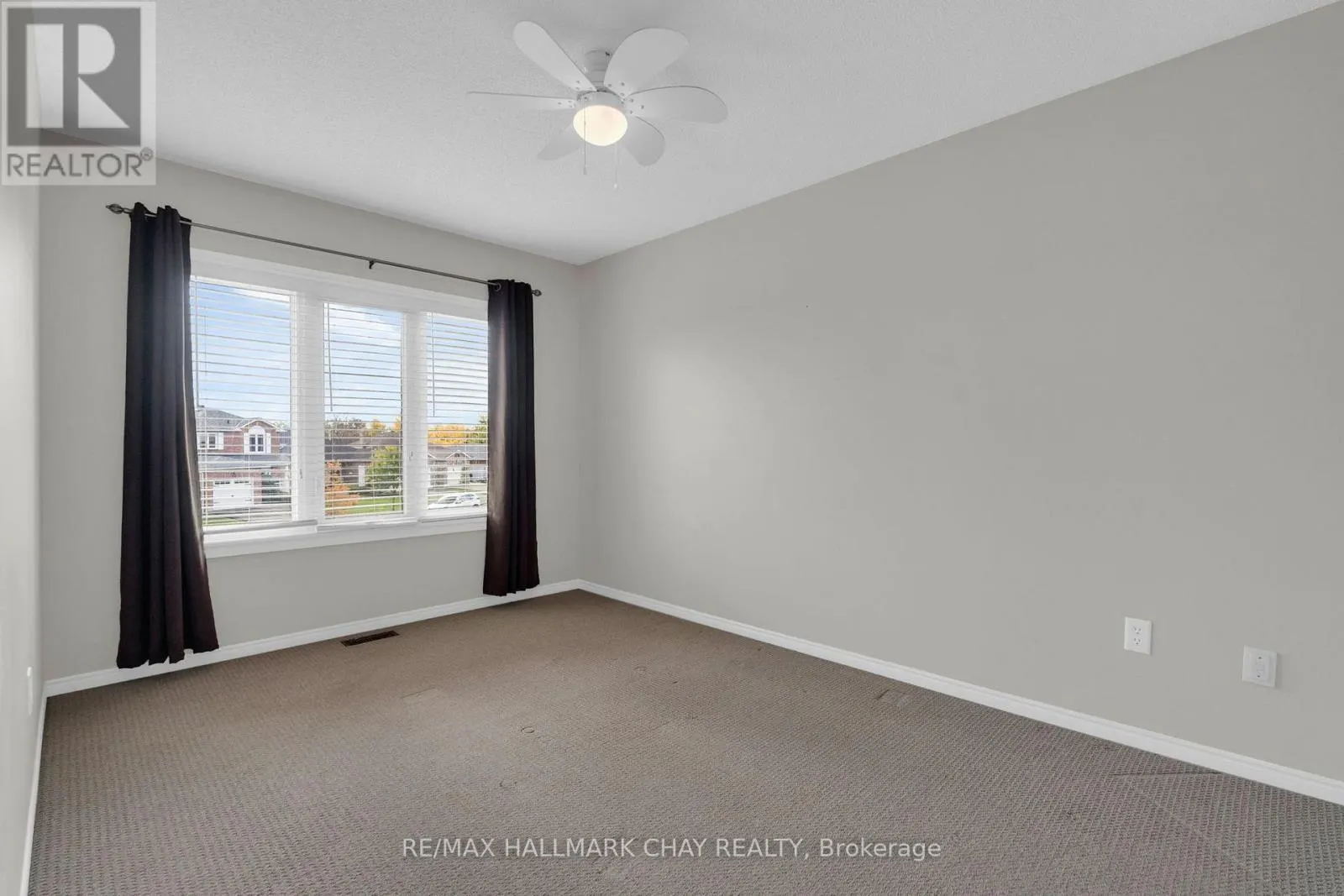 35 GRASETT CRESCENT