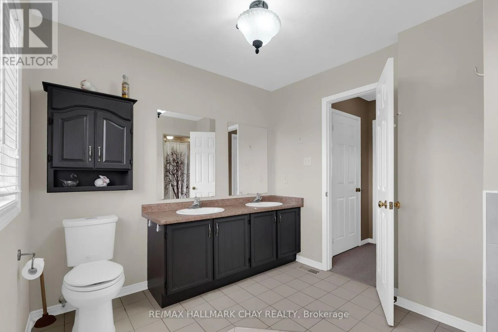 35 GRASETT CRESCENT