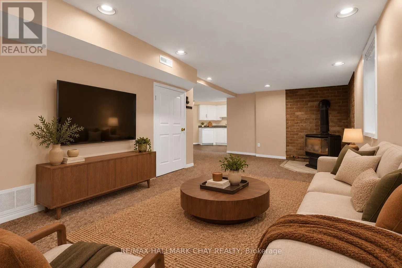 35 GRASETT CRESCENT