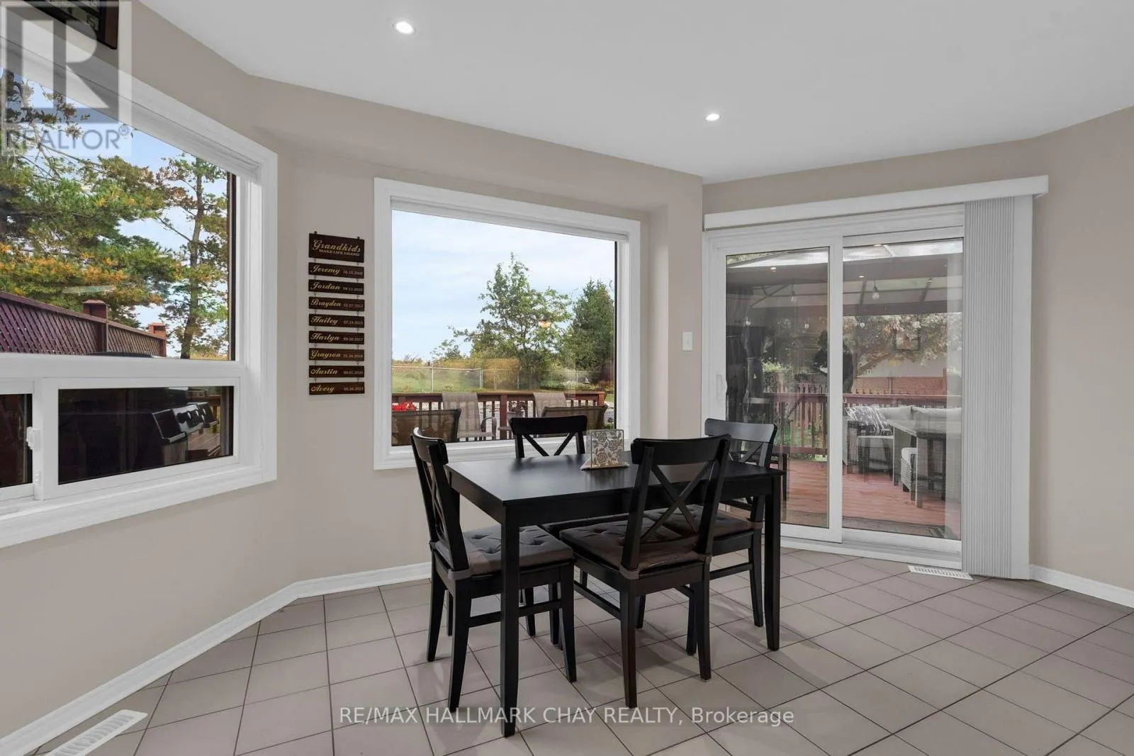 35 GRASETT CRESCENT