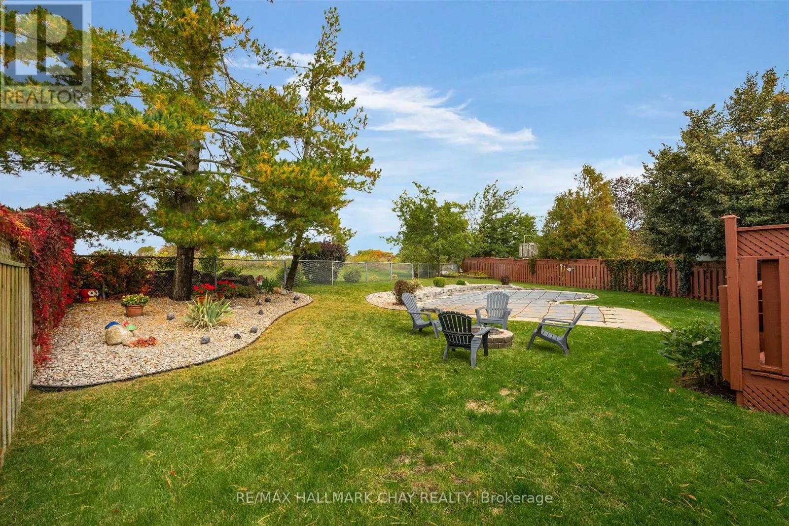 35 GRASETT CRESCENT