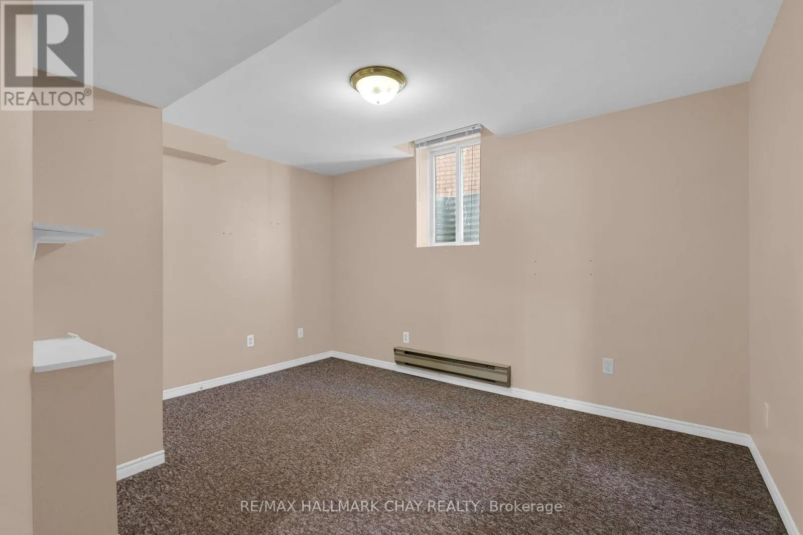 35 GRASETT CRESCENT