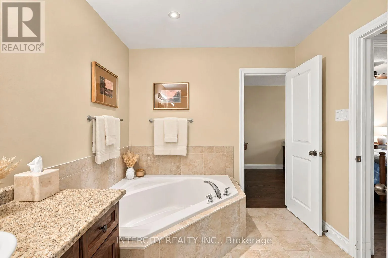 491 SHEWFELT CRESCENT