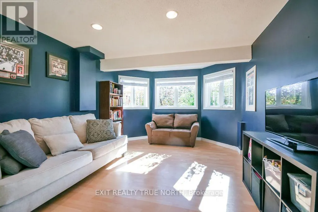 35 MARLOW CIRCLE