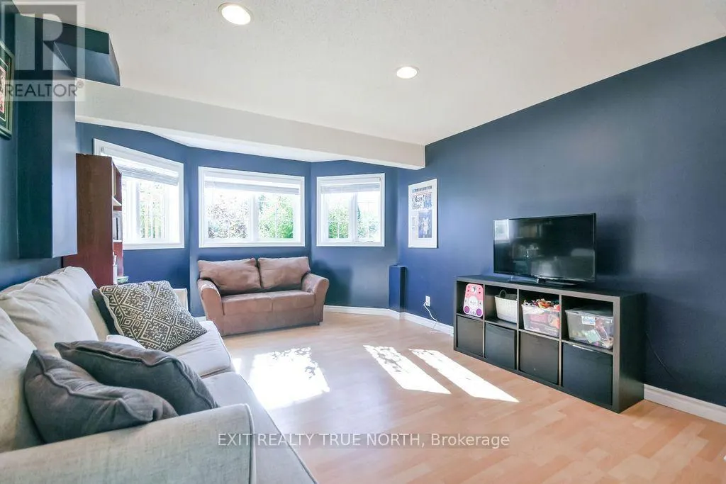 35 MARLOW CIRCLE