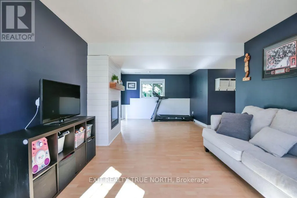 35 MARLOW CIRCLE