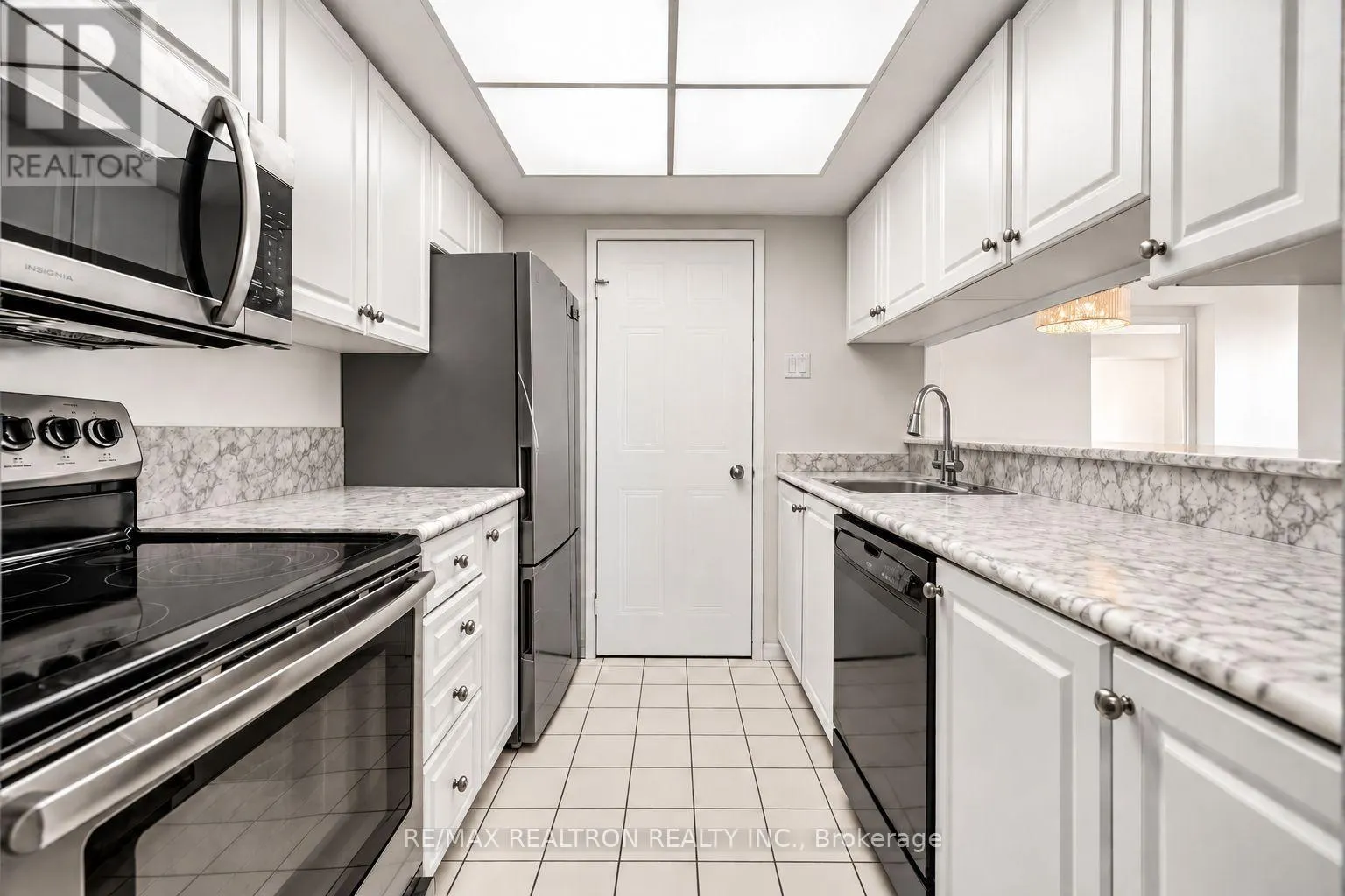 1111 - 75 ELLEN STREET