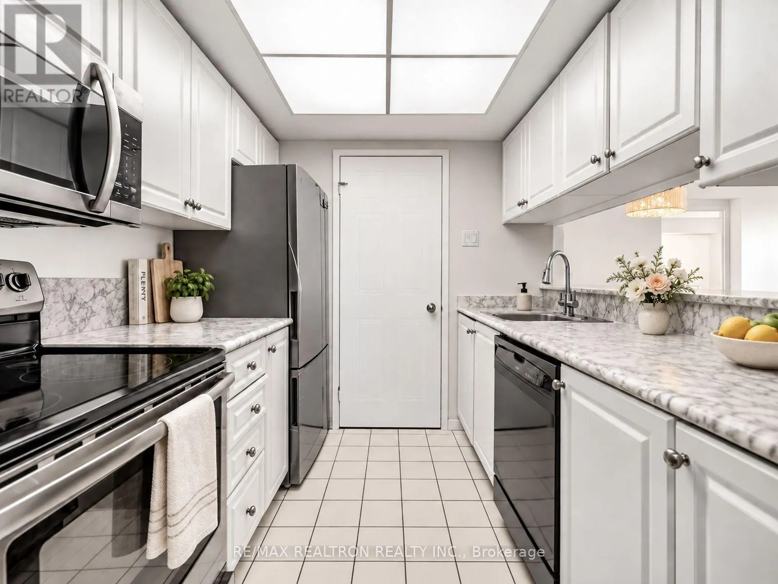 1111 - 75 ELLEN STREET