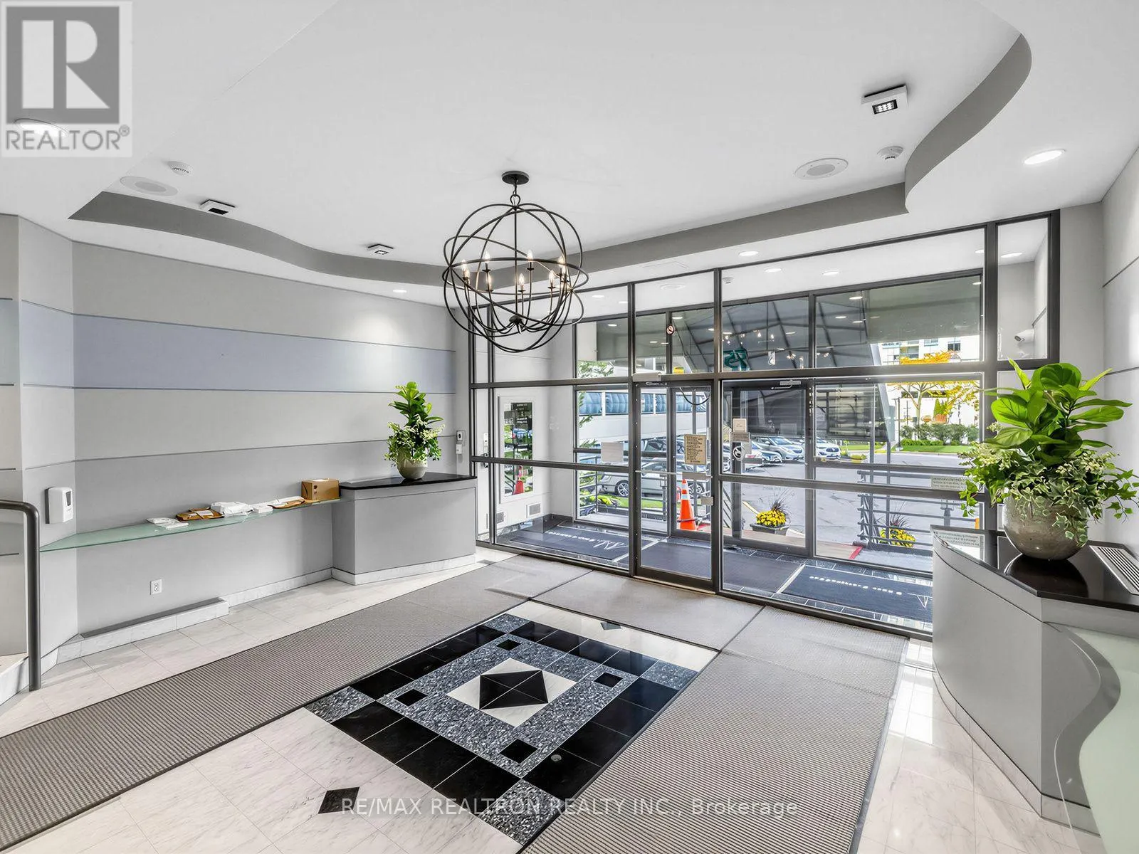 1111 - 75 ELLEN STREET