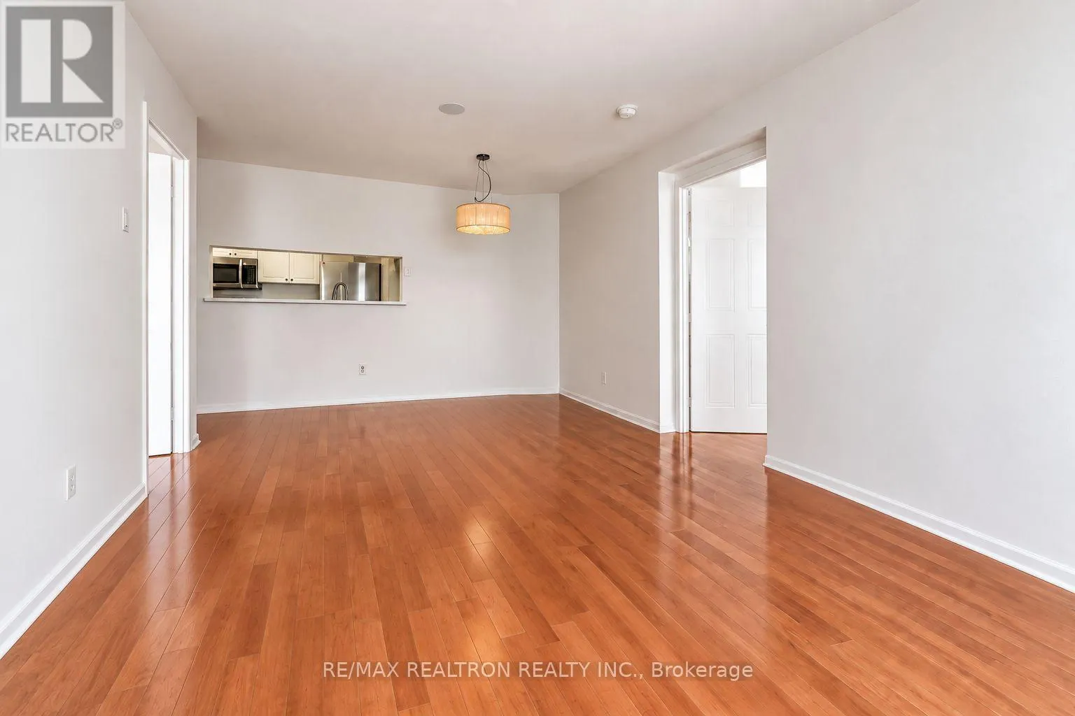 1111 - 75 ELLEN STREET