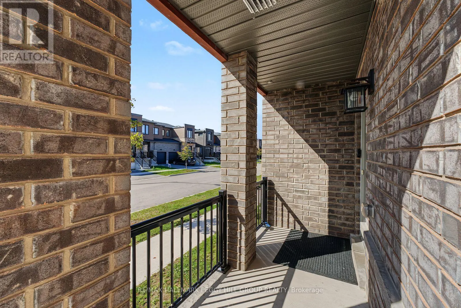 11 TURNBERRY LANE