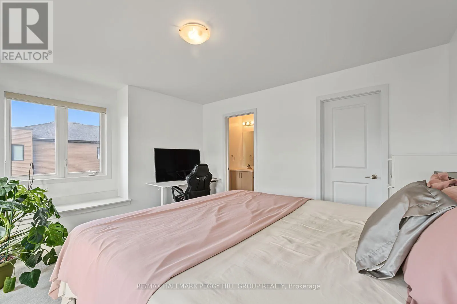 11 TURNBERRY LANE
