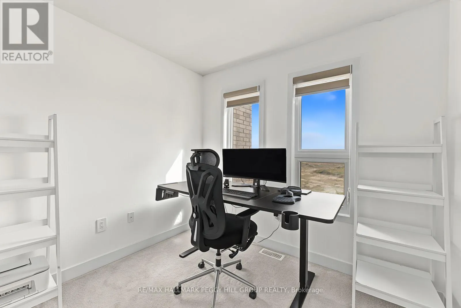 11 TURNBERRY LANE