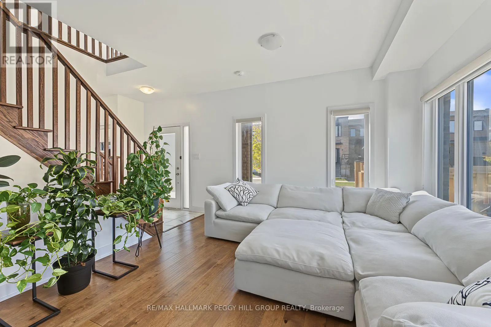 11 TURNBERRY LANE