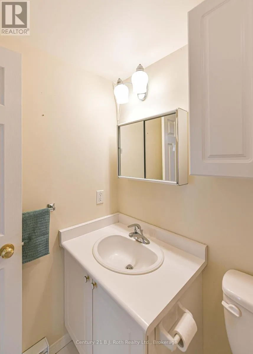 UNIT 201 - 115 BOND STREET #Unit 201