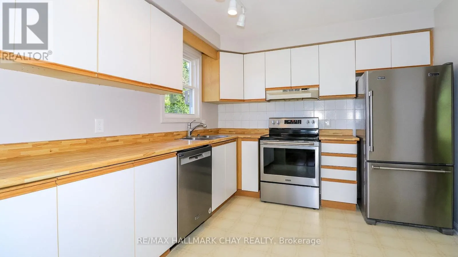 9 BRONTE CRESCENT