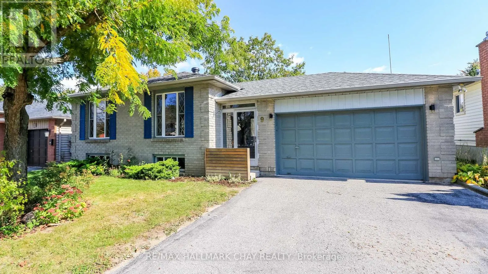 9 BRONTE CRESCENT