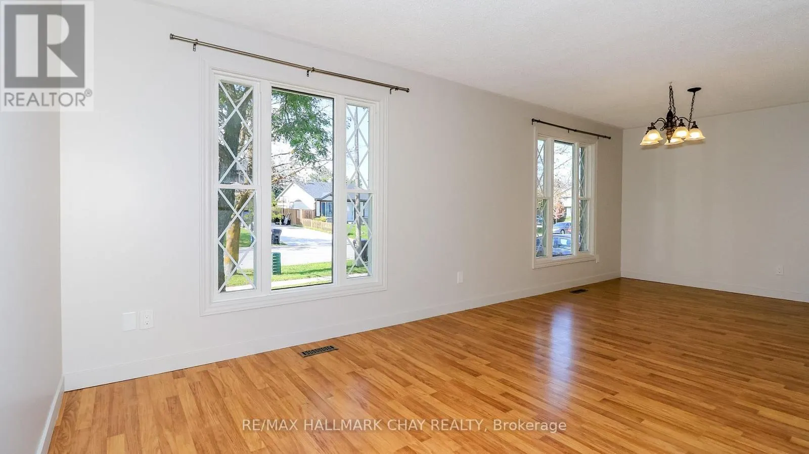 9 BRONTE CRESCENT