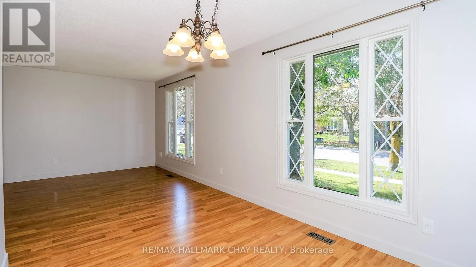 9 BRONTE CRESCENT
