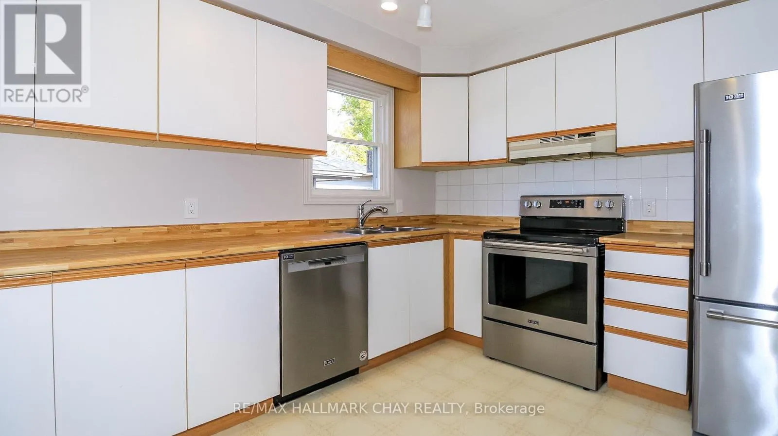 9 BRONTE CRESCENT