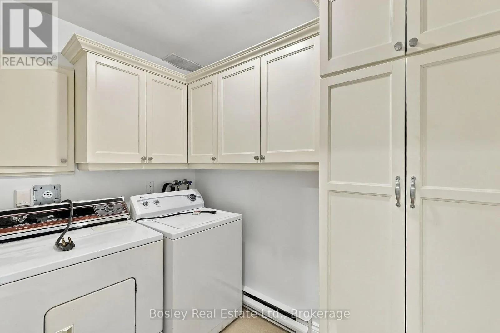 552 OXBOW CRESCENT
