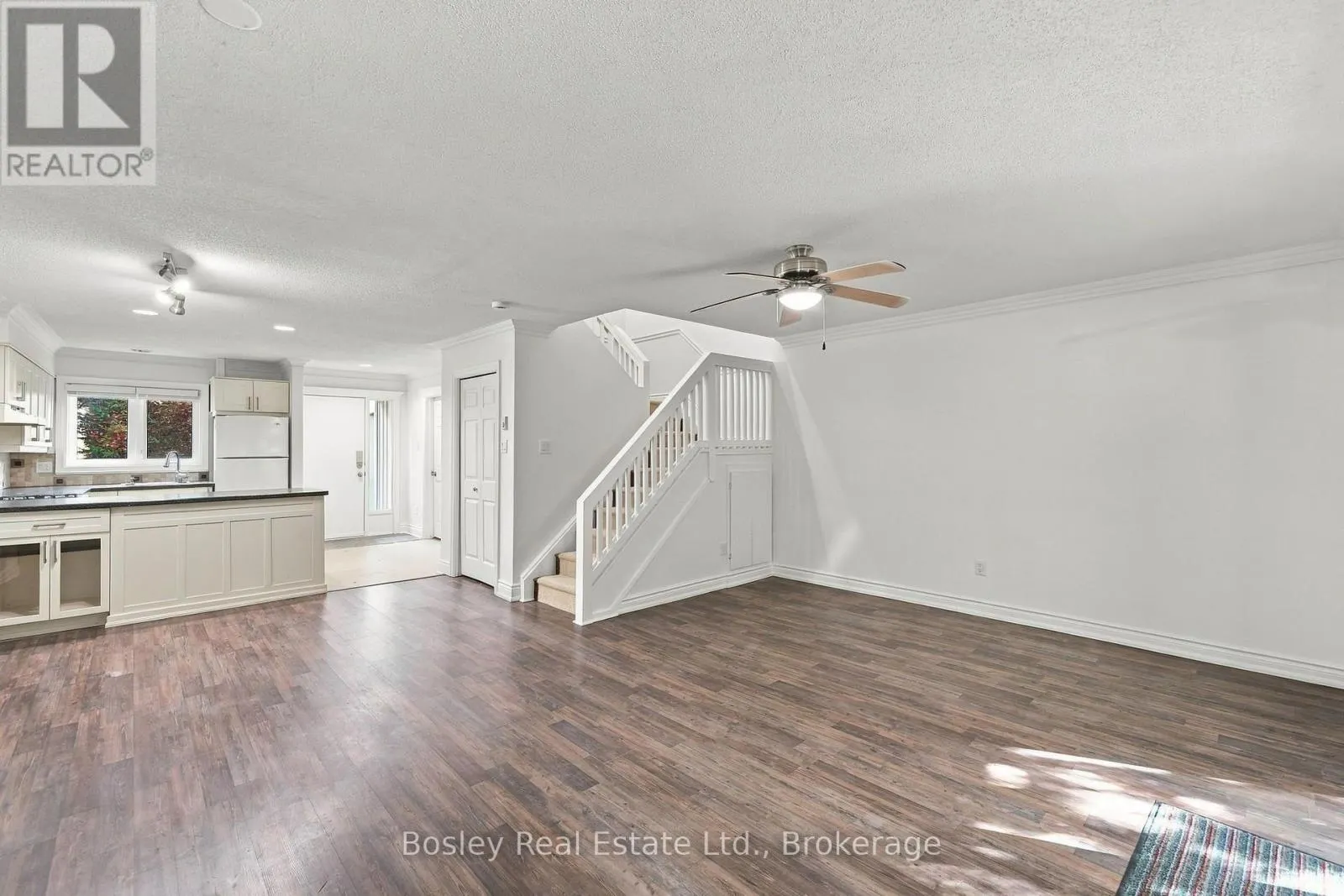 552 OXBOW CRESCENT
