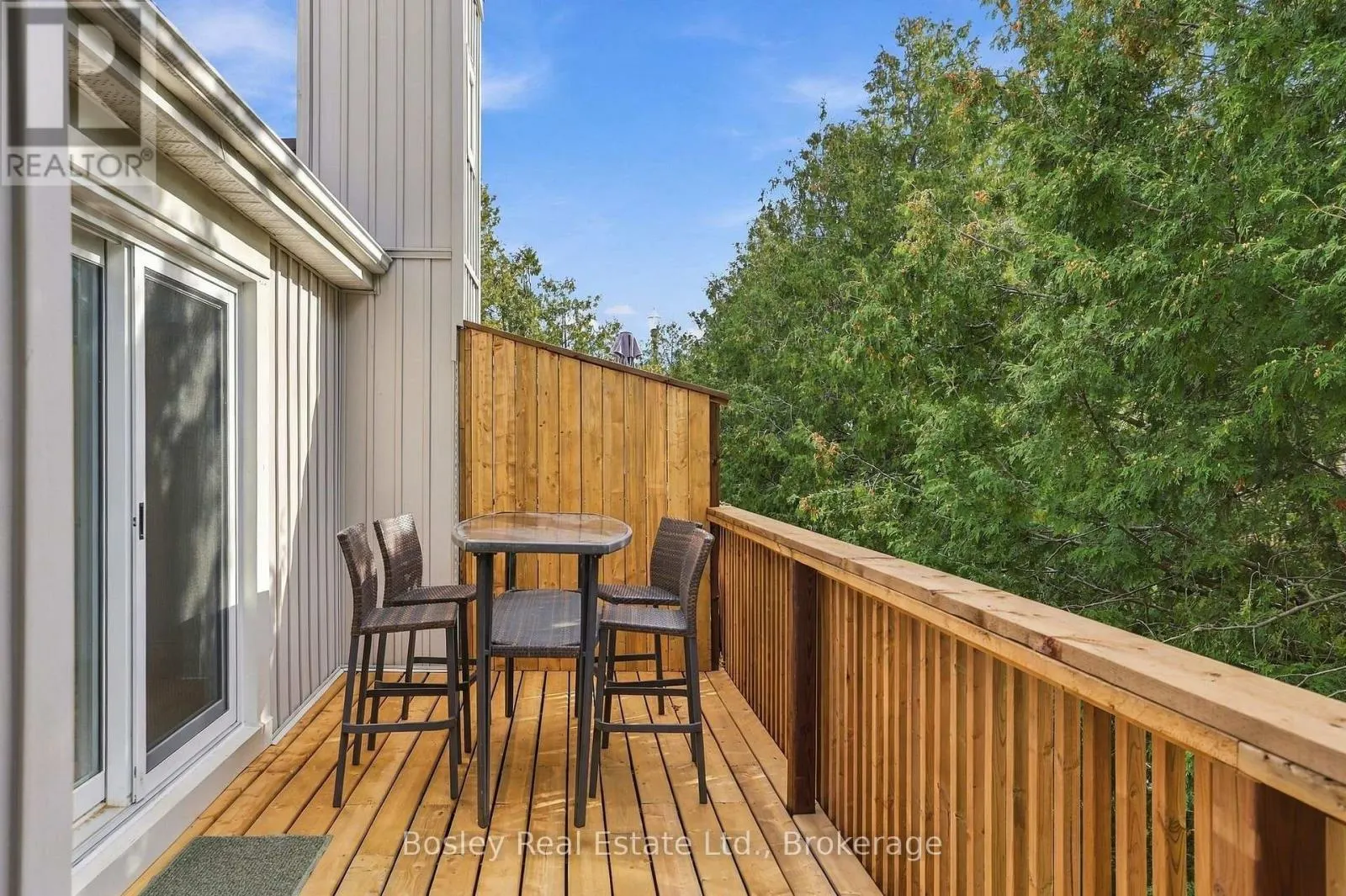 552 OXBOW CRESCENT
