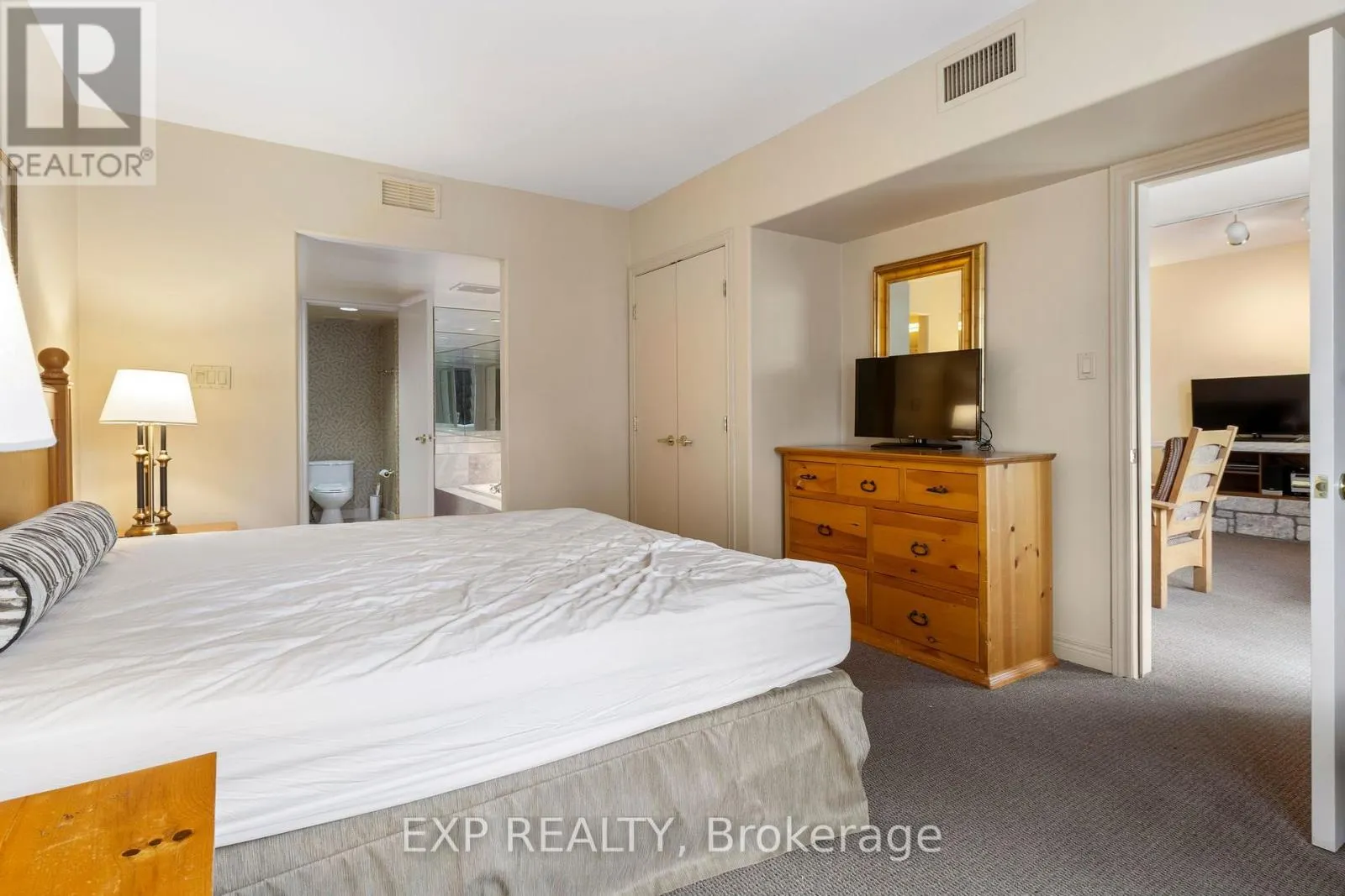 2328/2329 - 90 HIGHLAND DRIVE