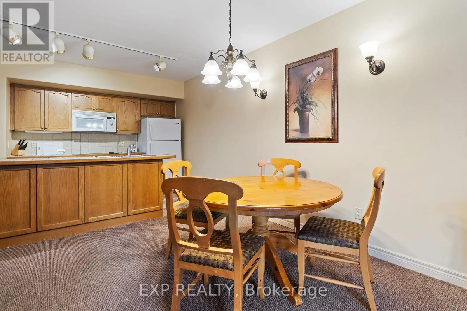 2328/2329 - 90 HIGHLAND DRIVE