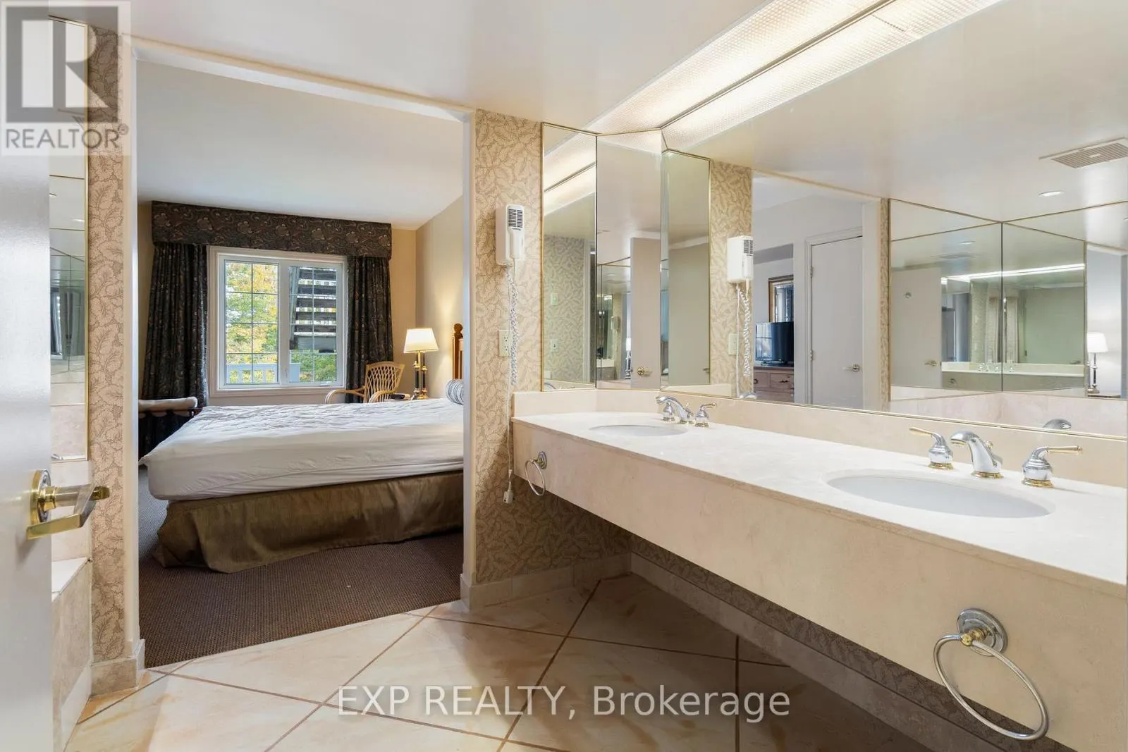 2328/2329 - 90 HIGHLAND DRIVE