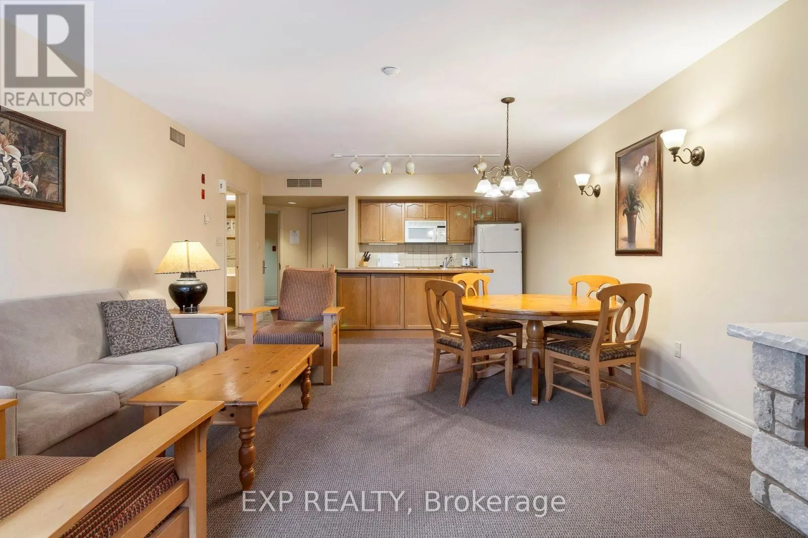 2328/2329 - 90 HIGHLAND DRIVE