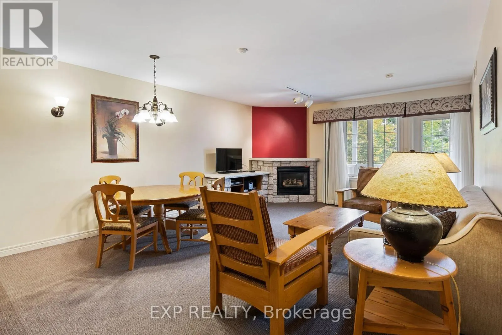 2328/2329 - 90 HIGHLAND DRIVE