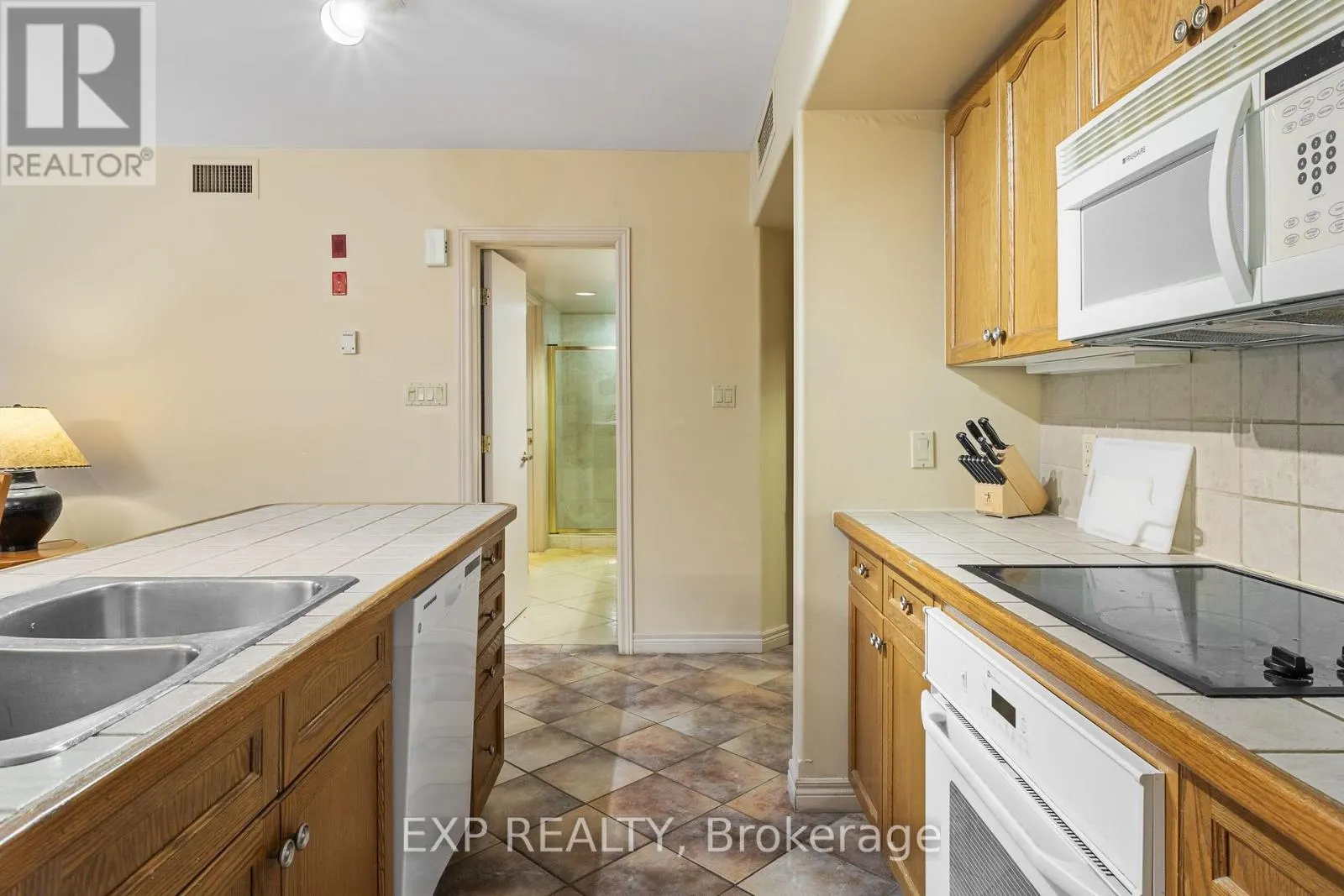 2328/2329 - 90 HIGHLAND DRIVE