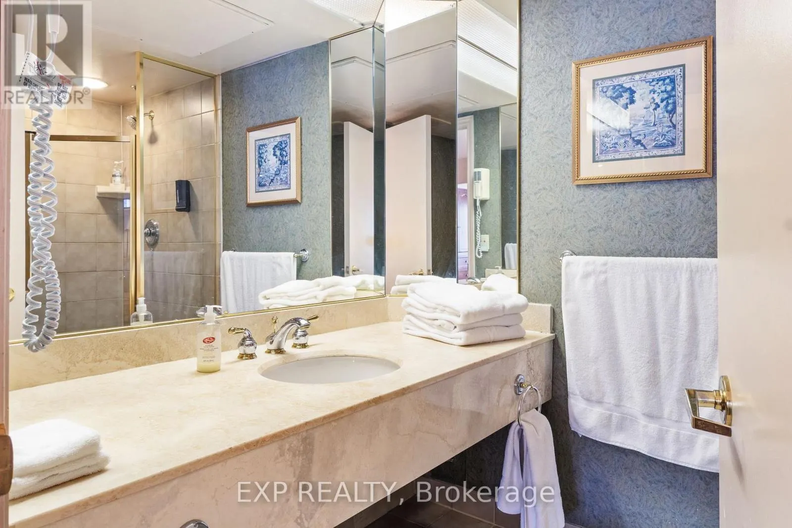 2328/2329 - 90 HIGHLAND DRIVE