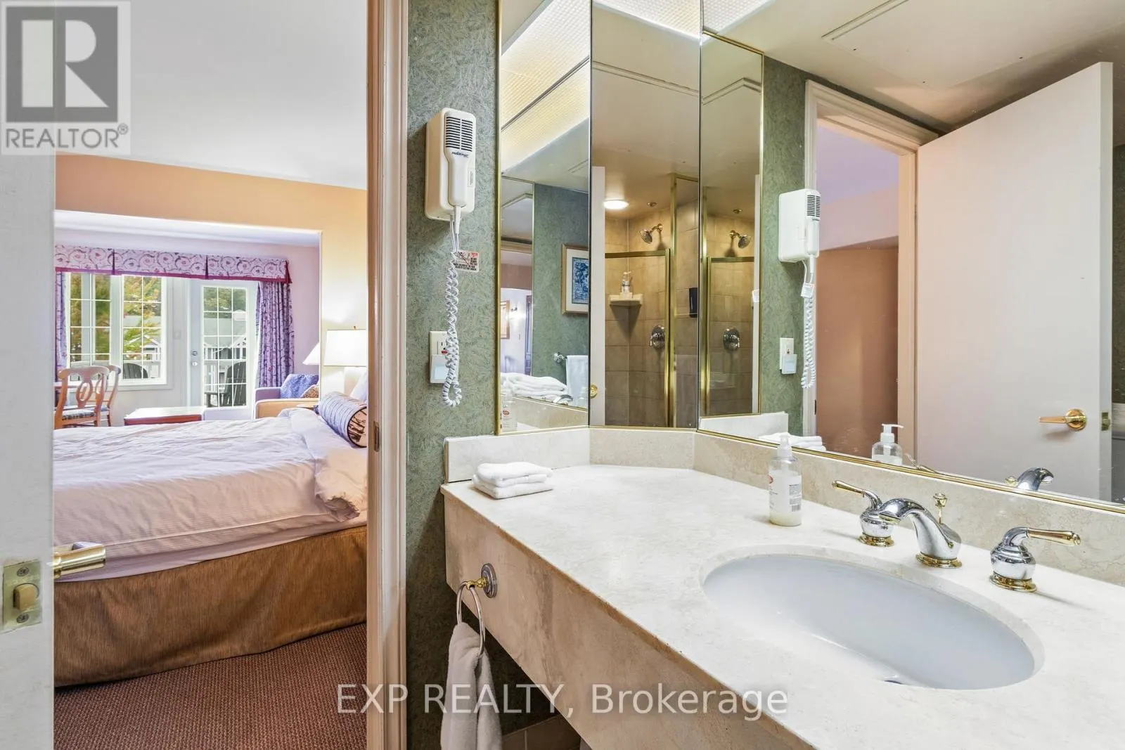 2328/2329 - 90 HIGHLAND DRIVE