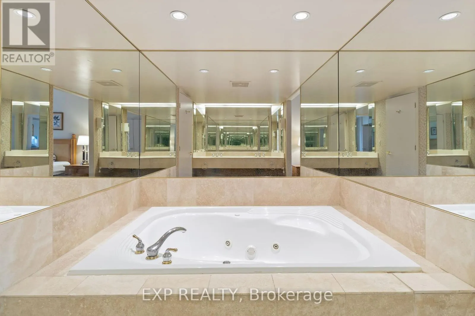 2328/2329 - 90 HIGHLAND DRIVE