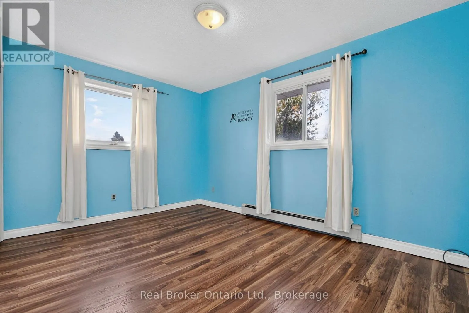 320 LAFONTAINE ROAD W