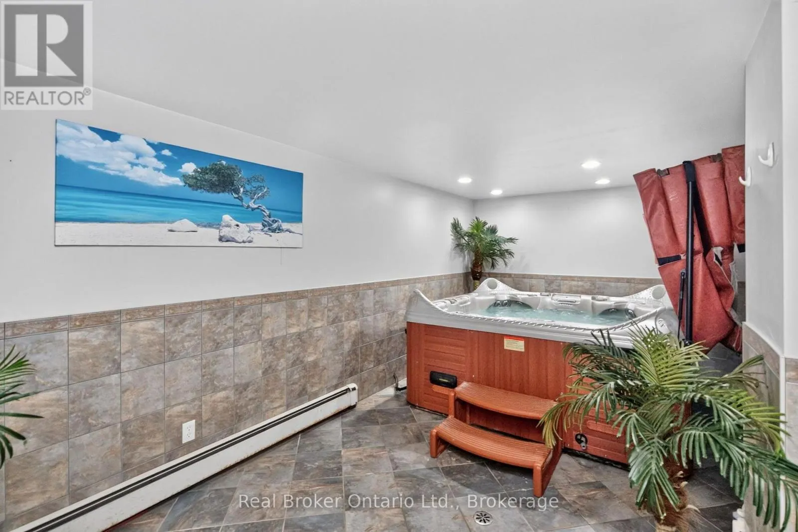 320 LAFONTAINE ROAD W