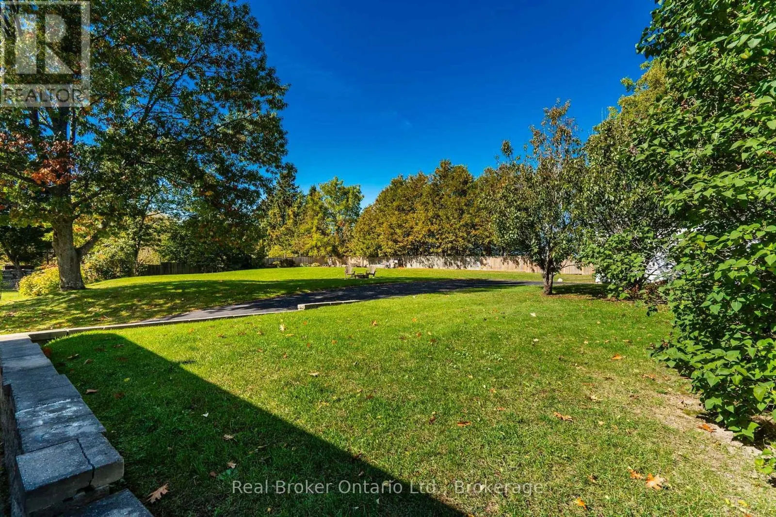 320 LAFONTAINE ROAD W