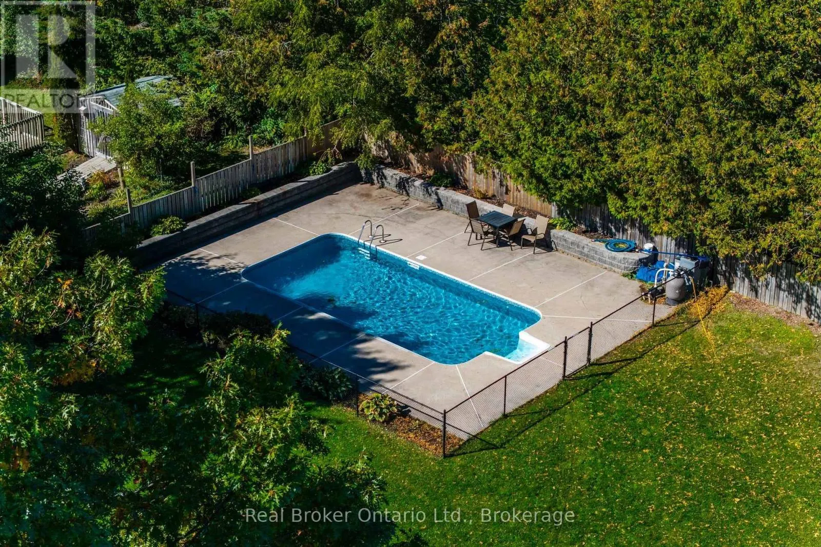 320 LAFONTAINE ROAD W