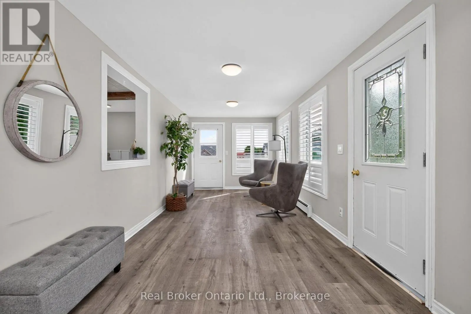320 LAFONTAINE ROAD W