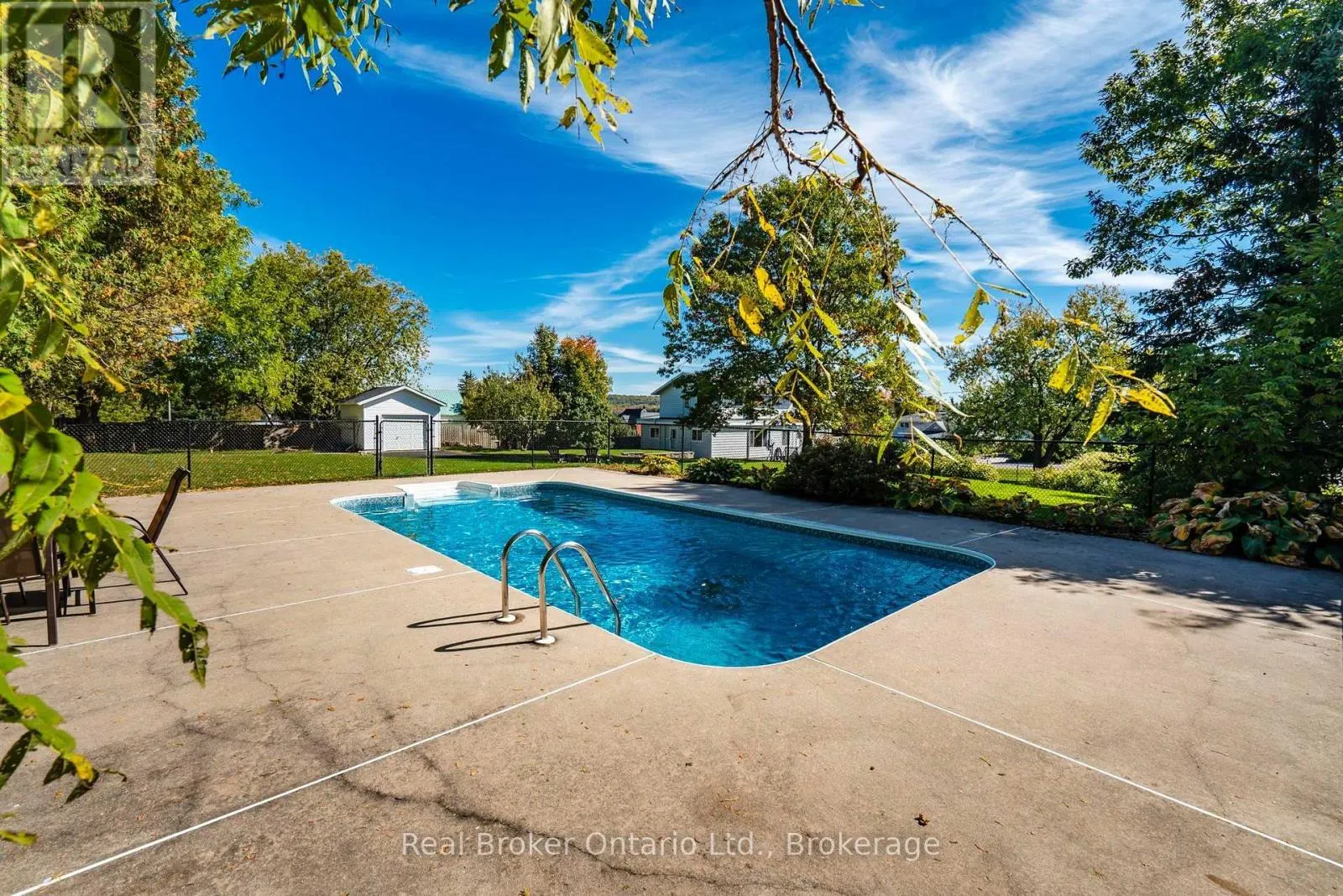 320 LAFONTAINE ROAD W