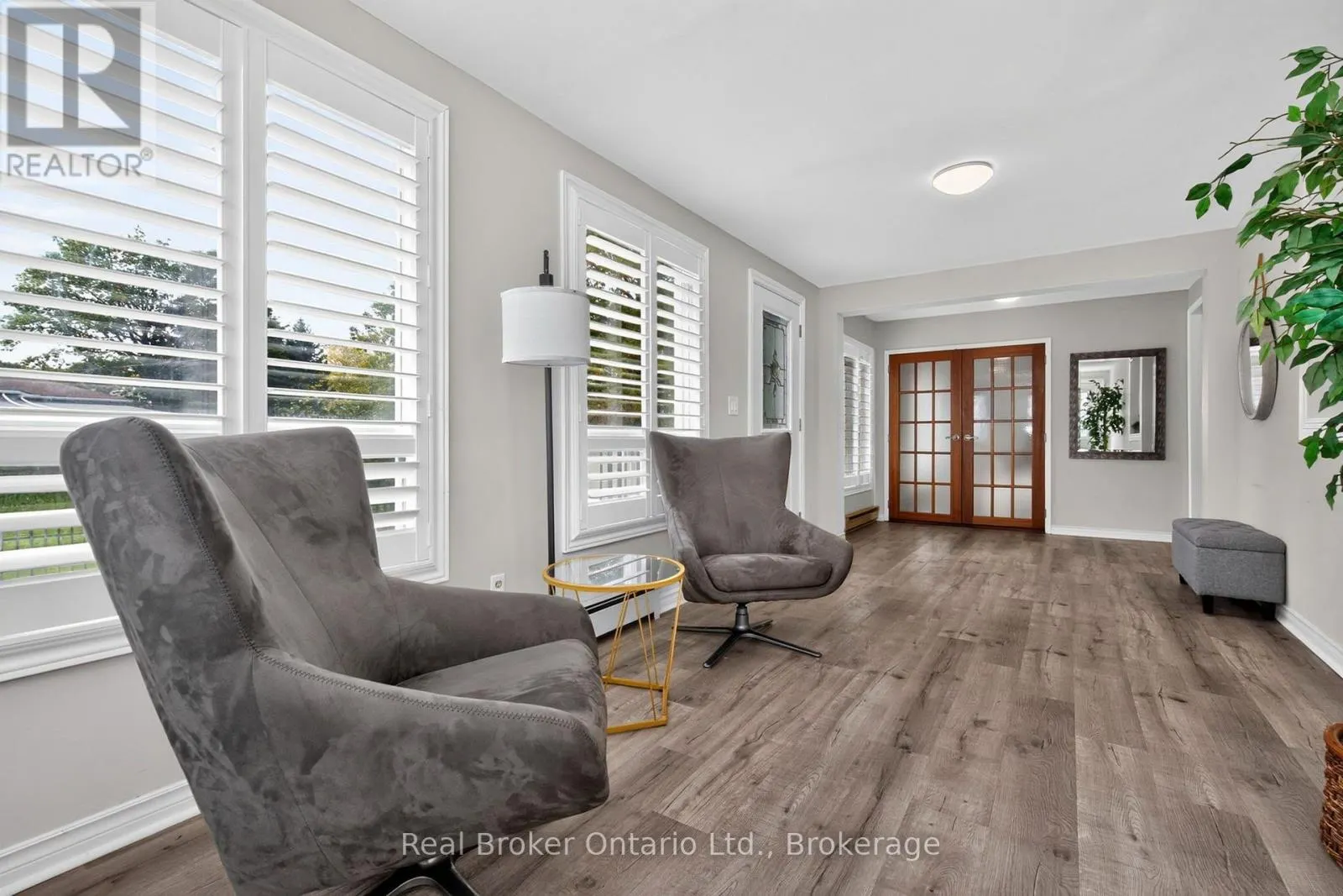 320 LAFONTAINE ROAD W