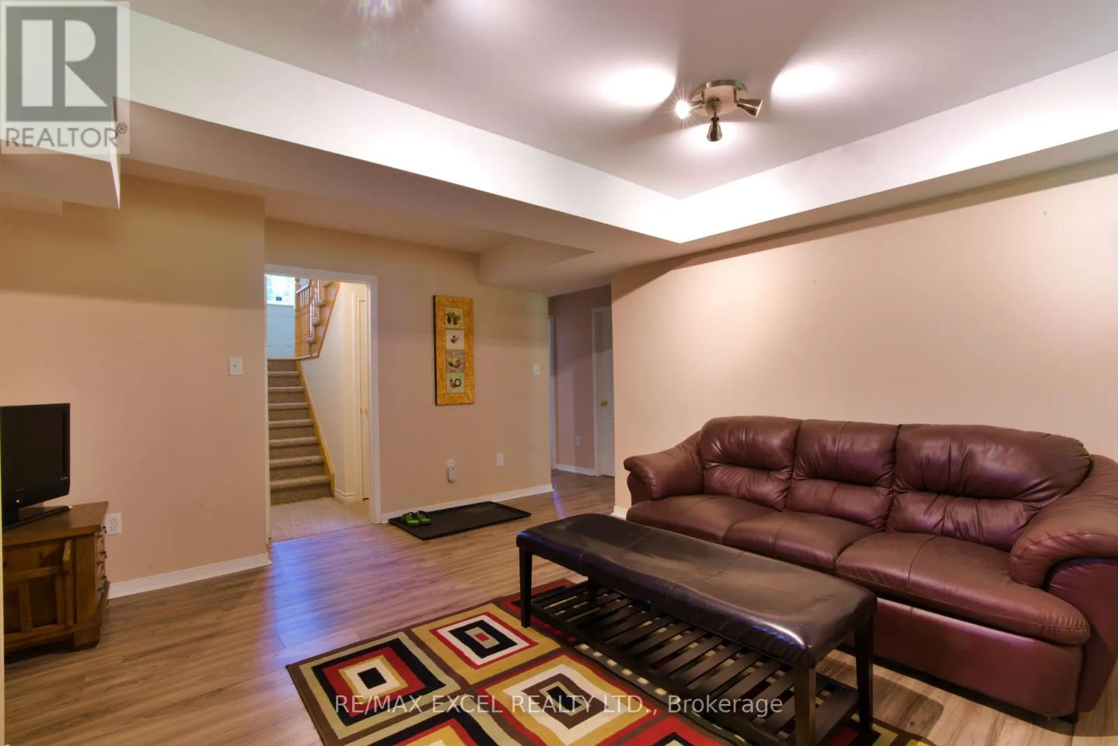 12 CARDINAL WAY