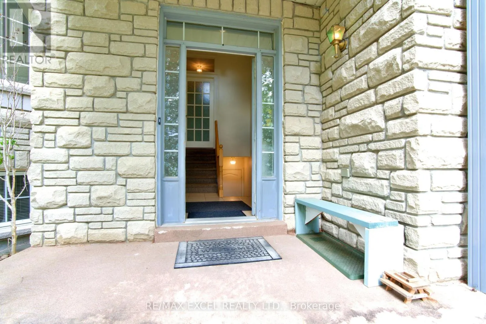 12 CARDINAL WAY