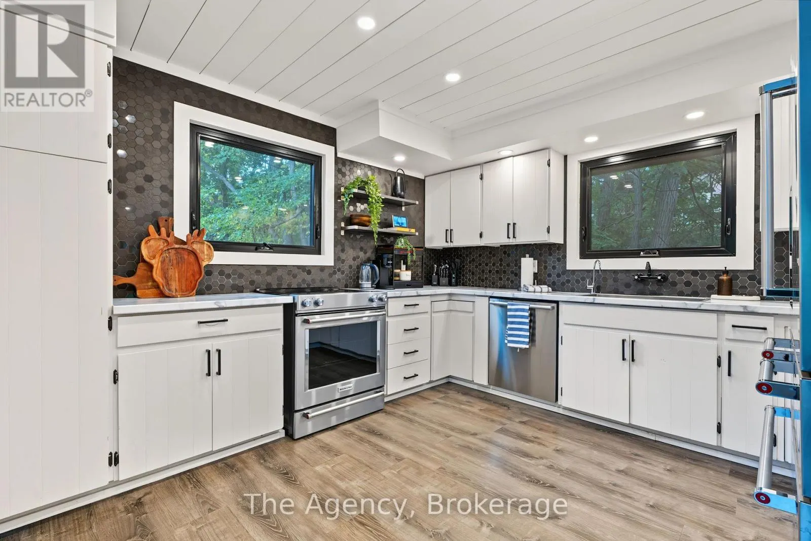 645 MOUNTAIN ROAD
