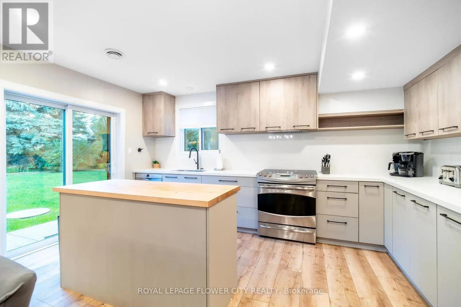 734 MOUNTAIN ROAD