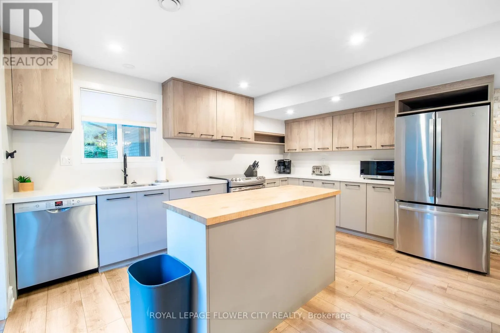 734 MOUNTAIN ROAD