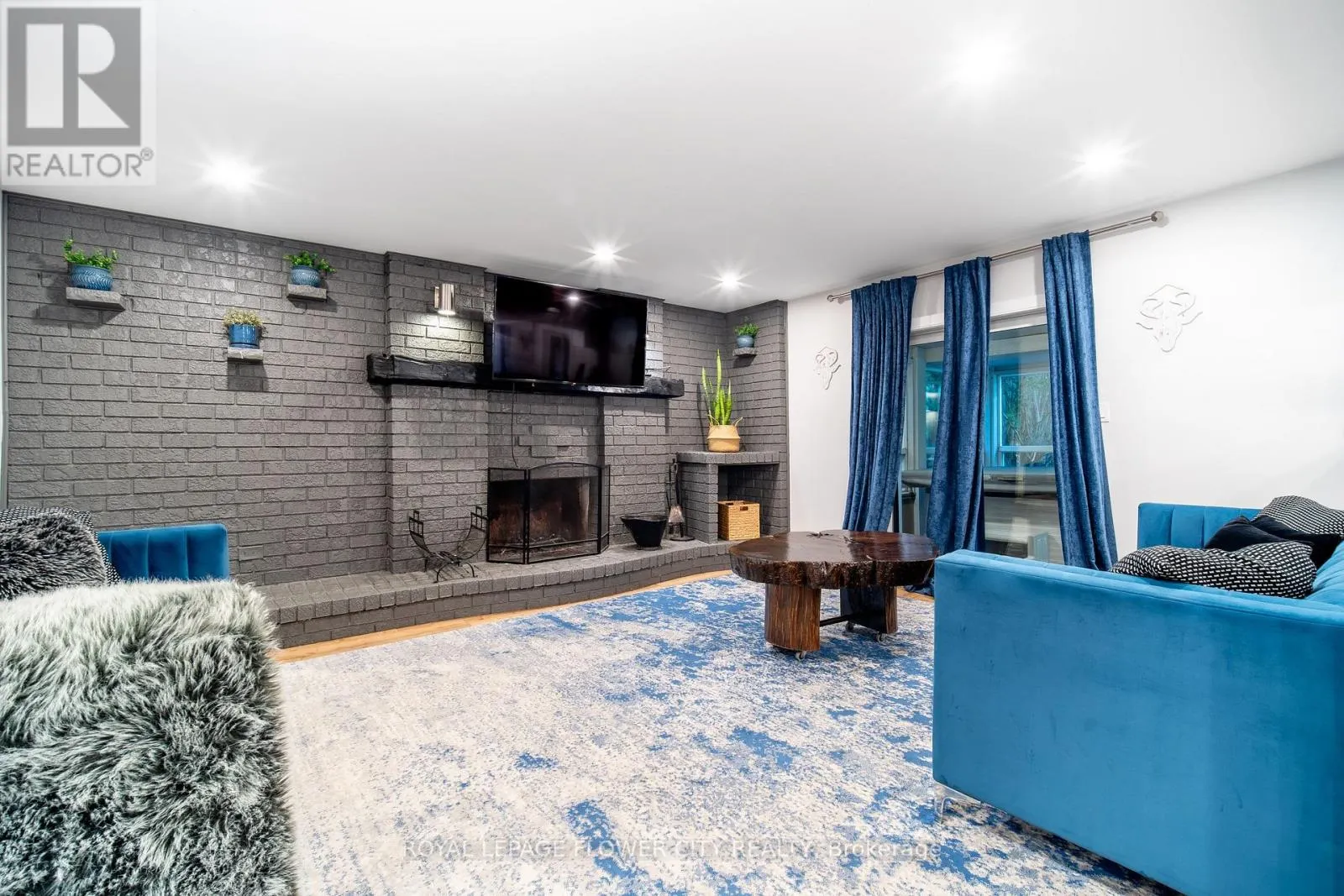 734 MOUNTAIN ROAD